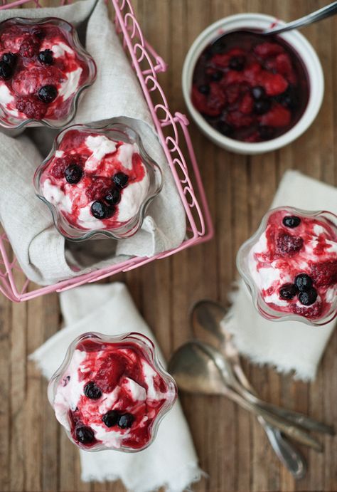 triple berry fool http://asubtlerevelry.com/triple-berry-fool/ Easton Events, Fruit Fool, Easy Delicious Cakes, English Desserts, Berry Sauce, Berry Fruit, Creamy Desserts, Homemade Cookies, Yummy Sweets