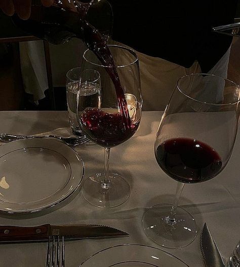 Burgundy Aesthetic, Lizzie Hearts, I See Red, Cherry Wine, Dark Feminine Aesthetic, Feminine Aesthetic, Old Money Aesthetic, Like A Boss, Red Aesthetic