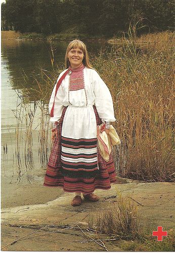 Finland Traditional Clothing, Traditional Finnish Clothing, Finnish Costume, Finnish Clothing, Traditional Attires, National Dress, European Culture, Folk Dresses, Traditional Fashion