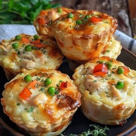 Chicken Pot Pie Muffins, Pot Pie Muffins, Creamy Corn Casserole, Pie Muffins, Chicken Pie Recipe, Mini Chicken Pot Pies, Grandma Cooking, Ina Garten Recipes, Simple Muffin Recipe