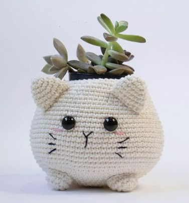 Amigurumi Pot Cat Free Pattern - Amigurumi Crochet Plant Hanger, Crochet Succulent, Cat Planter, Scrap Yarn Crochet, Crochet Garden, Crocheted Cat, Crochet Cat Pattern, Astuces Diy, Crochet Animals Free Patterns