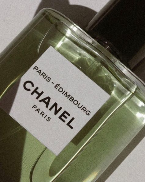 Green Chanel Perfume, Green Chanel, Green Perfume, Green Inspo, Perfume Aesthetic, Pastel Punk, Phone Background Wallpaper, Chanel Perfume, Preppy Wallpaper