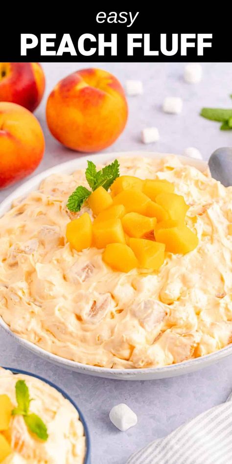 peach fluff with sliced peaches on top Peach Fluff, Dessert Salad Recipes, Peach Jello, Congealed Salad, Fluff Salad Recipes, Easy Fruit Salad Recipes, Fluff Salad, Jello Dessert Recipes, Fluff Recipe