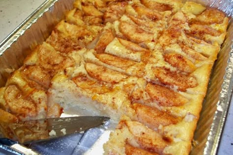 Apple Kuchen Recipe German, Apple Kuchen Recipe, German Apple Cake, German Food Authentic, Holiday Appetizers Recipes, Light Cakes, Apple Cake Recipes, Trending Recipes, Apple Desserts