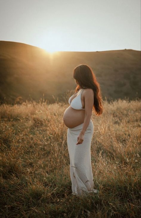 #pregnancy #mom #maternity Maternity Poses Mom Only, Maternity Shoot Mom Only, Self Timer Maternity Photos, Maternity Shoot Poses Single, Maternity Shoot Poses Mom, Maternity Photos Single Mom, Just Mom Maternity Pictures, Maternity Photography Mom Only, Maternity Photography Single Mom