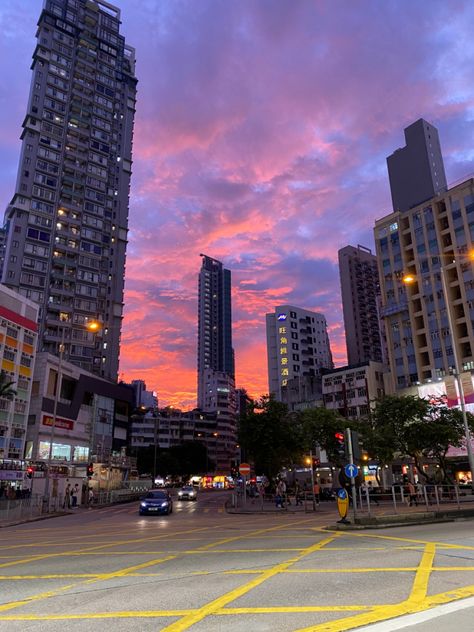 Hong Kong Sunset, Malaysia Resorts, Travel Malaysia, Sky View, Beautiful View, Beautiful Views, Where To Go, New York Skyline, Hong Kong