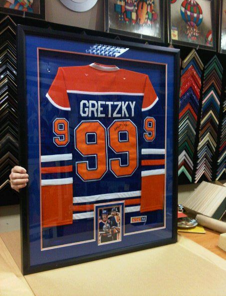 Hockey Jersey Frame, Rugby Room Decor, Framed Hockey Jersey, Framed Jersey Ideas, Frame Jersey Ideas, Framing Objects, Sports Memorabilia Room, Hockey Jersey Display, Ice Cafe