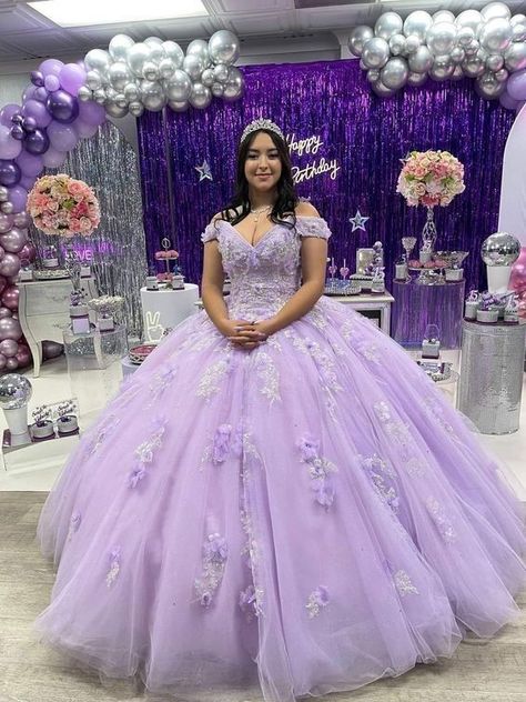 Lavender Ball Gown, Prom Ball Gown Dresses, Rapunzel Theme, Lavender Prom, Vestido Charro, Lavender Prom Dresses, Purple Prom, Prom Ball Gown, Lace Dress Vintage