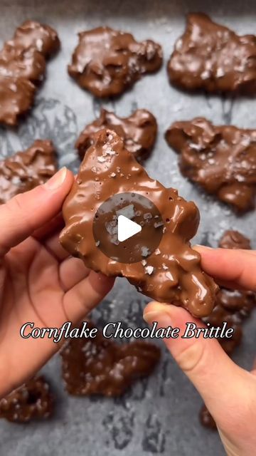 261 likes, 1 comments - theblendofsuccess on September 3, 2024: "3-Ingredient Cornflake Crack Brittle recipe by @melies_kitchen This simple and addictive recipe is perfect for gifting or indulging yourself. Here’s how to make it: Ingredients: • 3 cups cornflakes • 120g salted butter, diced • ½ cup soft brown sugar, firmly packed Instructions: 1. Preheat the Oven: Set your oven to 180°C (356°F) bake. Grease and line a small baking tray with baking paper. 2. Prepare the Cornflakes: Add 3 Ingredient Cornflake Brittle, Corn Flakes Brittle, Old Fashioned Cornflake Candy, Cornflake Chews Recipe, Corn Flake Brittle, Cornflake Chocolate Brittle, Cornflake Crackles, Homemade Cooking Gifts, Cornflake Brittle