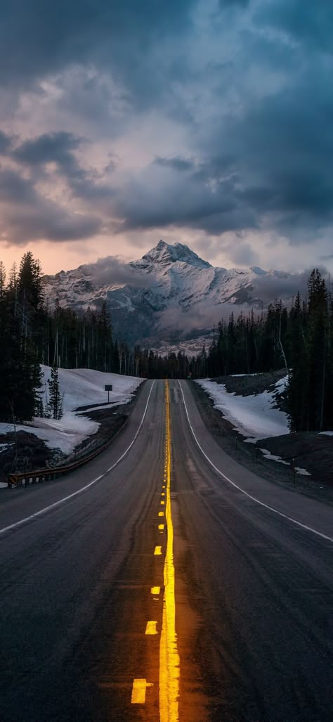 Driving Wallpaper, Iphone Wallpaper Planets, Path Landscape, Road Photography, Iphone Wallpaper Landscape, Cool Pictures For Wallpaper, Pretty Backgrounds, Night Scenery, Landscape Photography Nature