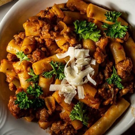 Baked Ziti With Zucchini, Ina Garden 5 Cheese Penne, Ina Garten Baked Ziti, Baked Ziti With Ground Beef And Ricotta, Baked Ziti With Ground Beef, Meal Train Ideas Dinners, Ina Garten Pasta Recipes, Best Baked Ziti Recipe, Baked Ziti With Ricotta