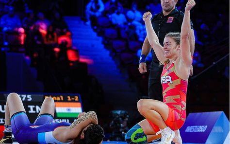 Wrestling Diet, Helen Maroulis, Girls Wrestling, Usa Wrestling, Olympic Wrestling, Life After High School, October 8, Junior Year, Women's Wrestling