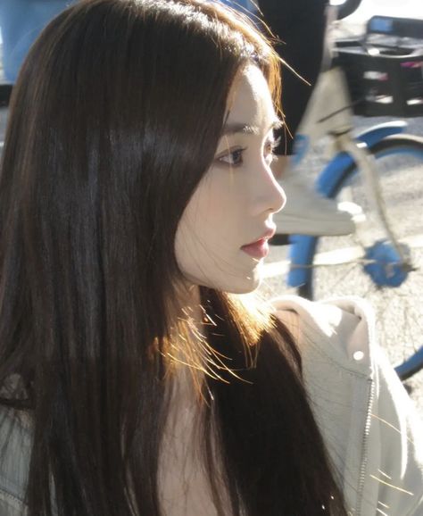 Side Profile Woman, Straight Nose, Pretty Nose, Face Aesthetic, Female Profile, Nose Job, Side Profile, 가을 패션, Beauty Face