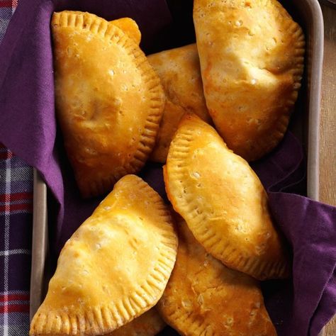 Fancy Appetizer Recipes, Beef Empanadas Recipe, Cheese Salad Dressing, Chicken Pockets, Blue Cheese Salad, Make Ahead Appetizers, Beef Empanadas, Best Appetizer, Best Appetizer Recipes