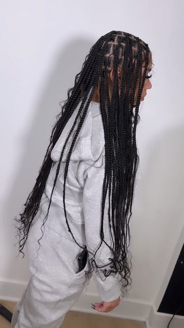 26 Inch Box Braids, Medium Boohoo Braids, Boho Knotless Braids Curly Ends, Boho Knotless Medium, Knotless Box Braids Medium Boho, Medium Large Boho Knotless Braids, Boho Medium Knotless Braids, Chicago Braider, Medium Knotless Bohemian Braids