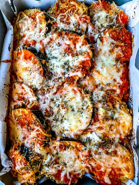 Healthy Eggplant Parmesan Recipe - Everything Delish Healthy Eggplant Recipes, Dill Salad Recipe, Eggplant Recipes Healthy, Creamy Hummus Recipe, Yummy Nummies, Eggplant Parmesan Recipe, Healthy Eggplant, Eggplant Parmesan Baked, Eggplant Recipes Parmesan