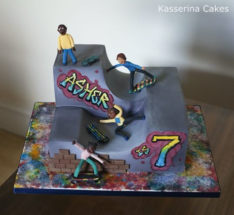 Skate Park Cake Ideas, Skateboarding Birthday Cakes, Skate Park Birthday Party, Bmx Themed Birthday Party, Skateboard Birthday Party Ideas, Skateboard Cake Ideas, Skate Park Cake, Skateboard Birthday Cake, Skateboard Wedding