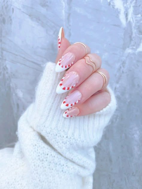 Gel X Nail Designs Almond Christmas, Christmas Acrylics Almond, Christmas Thanksgiving Nails, Round Nails Christmas, Fall And Christmas Nails, Lowkey Christmas Nails, Almond Acrylic Nails Christmas, Christmas Nail Designs Almond, Holiday Almond Nails