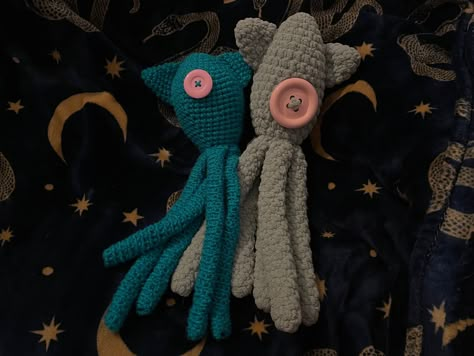 Coraline Nursery Ideas, Coraline Bug Room, Coraline Inspired Crochet, Coraline Squid Crochet Pattern, Crochet Coraline Squid, Coraline Bedroom Ideas, Coraline Themed Room, Coraline Nursery, Coraline Room Decor