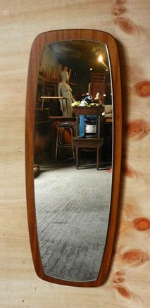 70s mirror 70s Full Length Mirror, Mcm Eclectic, 70s Mirror, Lounge Aesthetic, Store Aesthetic, Collage Pieces, 70s House, 70s Interior, Retro Mirror