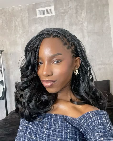 Black French curl extensions are restocking next week!! Box French Braids, Head Wraps And Braids, Short 90s Braids, Braids With French Curls Short, Leave Out Sew In Weave Middle Part Braid Pattern, Cute Short Braid Hairstyles, Boho French Curl Bob, Braids That Look Like Weave, Boho Bob French Curl Braids