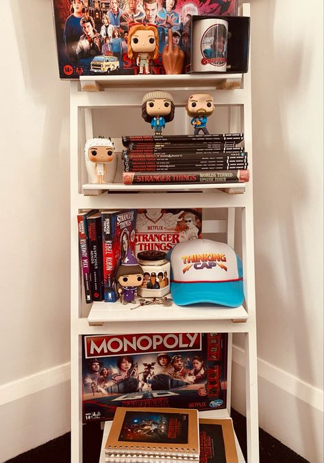 Stranger things 
Stranger things merch 
Stranger things funko pop 
Funko pop display ideas 
Max mayfield 
Millie bobby brown 
Stranger things fan 
Stranger things cast 
Strangers things room 
Stranger things room decor 
Room ideas 
Aesthetic room ideas Room Decor Stranger Things, Bedroom Ideas Stranger Things, Stranger Things Home Decor, Stranger Things Diy Decor, Stranger Things Display, Room Ideas Stranger Things, Stranger Things Room Aesthetic, Stranger Things Inspired Room, Stranger Things Themed Room