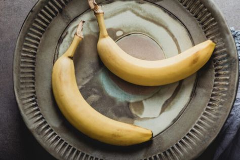 Why You Should Eat a Banana Each Night Before Bed Banana With Peanut Butter, Banana Before Bed, Fall Asleep Fast, Eating Bananas, Food Education, Eating Before Bed, Sleep Help, Nut Butters, Fall Asleep Faster