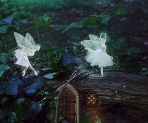 16 images about fantasy on We Heart It | See more about fantasy, magic and nature Dark Fairy Core, Fae Aesthetic, Fairy Grunge Aesthetic, Arte Peculiar, Goblin Core, Fairy Aesthetic, Magic Forest, Grunge Fairy, Dark Fairy