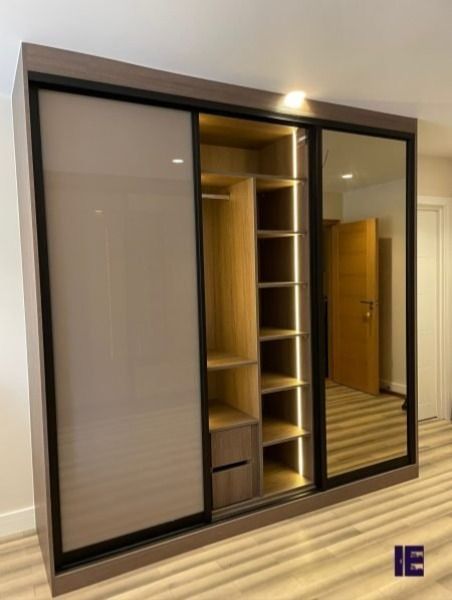 Glass & Wooden Built-in Sliding Wardrobe Sliding Wardrobe Storage Ideas, Three Sliding Door Wardrobe Designs, Bedroom Almirah Design Sliding Doors, Sliding Door Wardrobe Designs 2024, Glass Wardrobe Design Bedroom, Modern Built In Wardrobe, Sliding Cupboard Ideas Bedroom, Sliding Wardrobe Design Modern Luxury, Sliding Wardrobe Doors Bedrooms