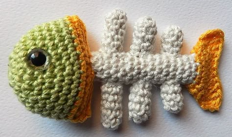 Crochet a Fish Bone Cat Toy With This Free Pattern! #crochet #freepattern #amigurumi #cats #cattoy #giftforcats Crochet Cat Toys, Crochet Fish, Cat Crochet, Crochet Cat Pattern, Crochet Amigurumi Free Patterns, Yarn Projects, Fish Bone, Crochet Cat, Cat Toy