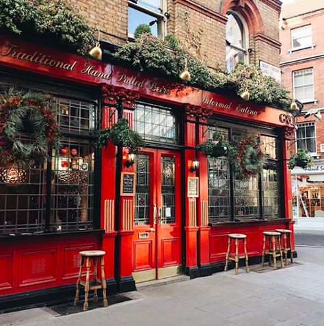 Bread & Olives - MaryLeBone Lane - London Restaurant Exterior Design, London Cafe, Restaurant Exterior, Storefront Signs, British Pub, London Pubs, Shop Fronts, Historic Downtown, Commercial Real Estate