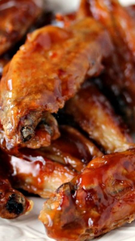 Root Beer Chicken Wings ~ Sweet and sticky... They are totally easy to make and absolutely delicious! Wingette Recipes, Root Beer Chicken Wings, Beer Chicken Wings, Root Beer Chicken, Margarita Chicken, Wings Recipes, Cooking Chicken Wings, Beer Chicken, Indie Craft