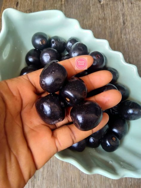 Gain These Benefits When You Eat African Black Plum Gastrointestinal Disease, Milk Flow, Improve Fertility, Black Plum, Plum Tree, Leafy Vegetables, Tea Benefits, Traditional Medicine, Eating Raw