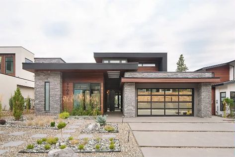 Houses Exterior 2 Story, 3 Bedroom Contemporary House Plans, One Story Exterior Design, One Floor House Exterior, Modern One Story House Exterior, 3 Story House Exterior, West Coast Style Homes, 3 Bed 2 Bath Floor Plans, Modern Desert Home Exterior