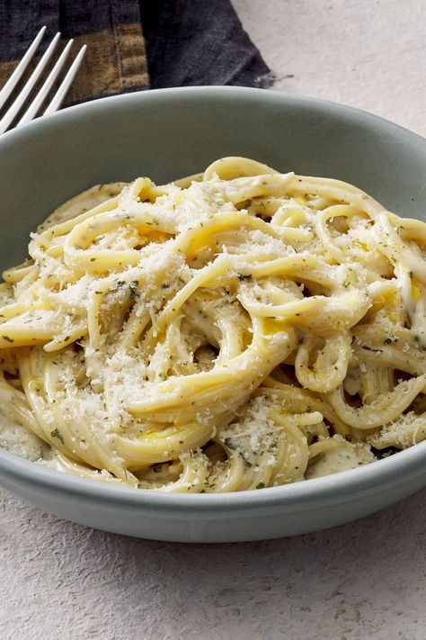 Creamy Garlic Pasta Garlic Cream Pasta, Garlic Pasta Recipes, Recipes With Garlic, Five Star Recipes, Corkscrew Pasta, Creamy Garlic Pasta, Best Pasta Dishes, California Pizza Kitchen, Creamy Pasta Recipes