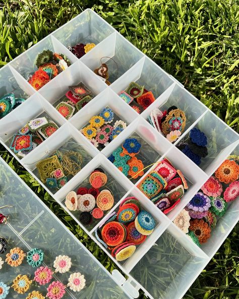 I rediscovered my box of finished little motifs that I never did anything with. I really need to sort through this box to see what I have 😅 Check out my full collection of earrings on Etsy! Link in my profile ✨ Made with #Gütermann’s Top Stitch thread and a 0.6mm hook 🧵 Pattern is my own ✨ #crochetersofinstagram #crocheter #crochetaddict #etsy #crochettrends #crochetofinstagram #crochetinspiration #crochet #crochetdaily #coffee #crochettherapy #craftastherapy #yarn #microcrochetjewellery #... Crochet With Embroidery Floss, Embroidery Floss Crochet, Coffee Crochet, Crochet Organizer, Indian Wall Art, Micro Crochet, Crochet Fun, Jewelry Displays, Crochet Creations