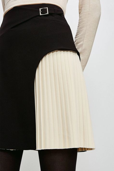 Detail Couture, Skirt Collection, Ladies Clothes Fashion, Tailored Dress, Short Sleeve Mini Dress, Mode Inspo, Karen Millen, Buckle Belt, Pleated Mini Skirt