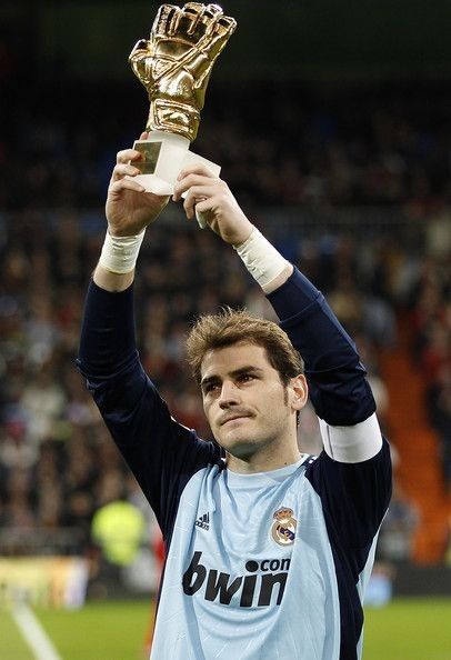 Casillas Real Madrid, Soccer Keeper, Armani Hotel Dubai, Soccer Awards, Real Madrid Football Club, Soccer Fifa, Armani Hotel, Real Madrid Football, Fc Chelsea