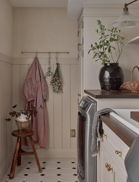 Ashley Montgomery, Half Wall Ideas, Cottage Laundry Room, Vintage Laundry Room, Floor Renovation, Mudroom Laundry Room, Vintage Laundry, Casa Vintage, Laundry Room Makeover