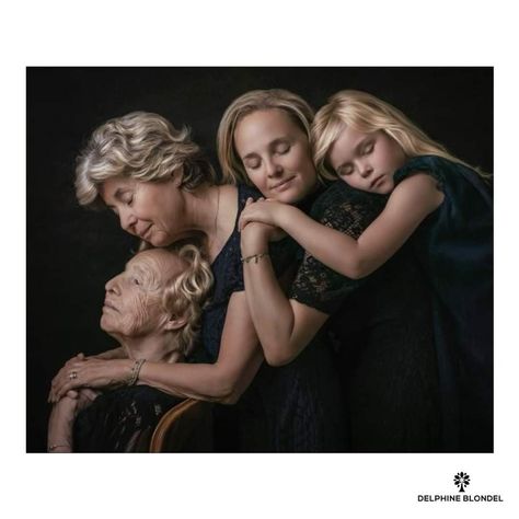 Four Generation Pictures, Family Generation Photography, 4 Generations Photo, Family Portrait Photography Poses, Mother Daughter Photography Poses, Generations Of Love, Art Storytelling, Generation Pictures, Generations Photography