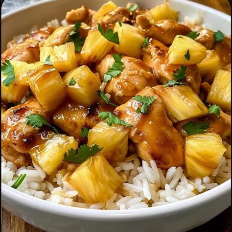 Pineapple Chicken and Rice 1 Rice Krispie Balls Recipe, Pineapple Chicken And Rice, Chicken And Rice Dishes, Tuna And Egg, Rice Recipes For Dinner, Rice Dinner, Pineapple Recipes, Pineapple Chicken, Rice Ingredients