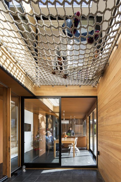 Gallery of Architecture That Uses Meshes and Nets for Escape, Play and Rest - 3 Playful House Interior, Net In House, Suspended Net, Loft Net, Net Architecture, Modern Japanese Homes, 3 Storey House, Interior Courtyard, 3 Storey House Design