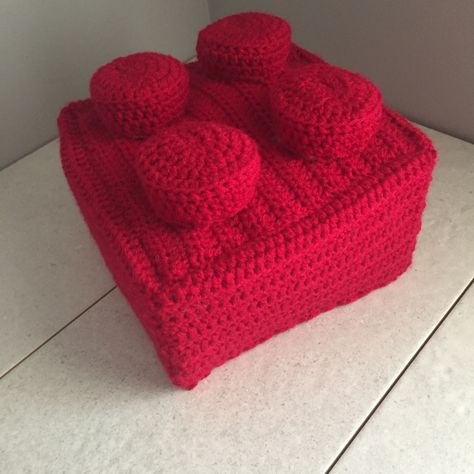 Crochet giant Lego block pattern - 4 dot block Crochet Lego Man Free Pattern, Lego Crochet Pattern, Crochet Lego Brick, Lego Crochet Pattern Free, Lego Tissue Box Cover, Lego Crochet, Lego Pillow, Crochet Lego, Lego Shirts