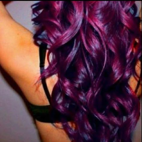 Red / Red-Violet / Copper Hair Color  Getting this color ASAP! With bright red highlight! Hair Fails, Hair Color Crazy, Hair Color Purple, Dye My Hair, Crazy Hair, Love Hair, Great Hair, Purple Hair, Hair Dos