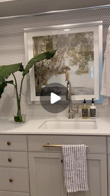 Alice Lane Interior Design on Instagram: "The best way to utilize your space in a laundry room with @hallahall ! Comment which room we should give tips for next! 

#alicelaneinteriors" Laundry Room With Desk, Room With Desk, Malaysian Recipes, Alice Lane, Laundry Design, Laundry Rooms, Utility Room, Mud Room, House Inspo