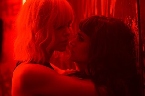 Charlize Theron and Sofia Boutella in Atomic Blonde Atomic Blonde Aesthetic, Sofia Boutella, Atomic Blonde, Woman Loving Woman, James Mcavoy, Charlize Theron, Lorraine, Cinematography, Atom