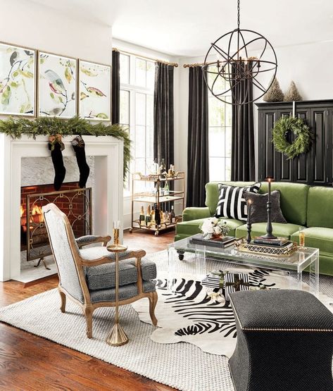 Black Living Room, Design Salon, White Living, Living Room Green, White Living Room, World Of Interiors, Design Living Room, A Living Room, Ballard Designs