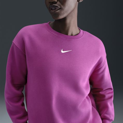 Grounded in style, comfort and versatility, meet our take on luxury loungewear. This classic sweatshirt helps you stay cozy all day long, thanks to its midweight fleece that feels soft yet structured. Plus, the taller ribbing and oversized fit give you a trend-right look. Nike Pink Sweatshirt, Nike Crewnecks, Pink Nike Sweatshirt, Nike Sweatshirts Hoodie, Nike Sportswear Phoenix Fleece, Nike Crewneck Sweatshirt, Nike Women Sweatshirt, Xmas Wishlist, Luxury Loungewear