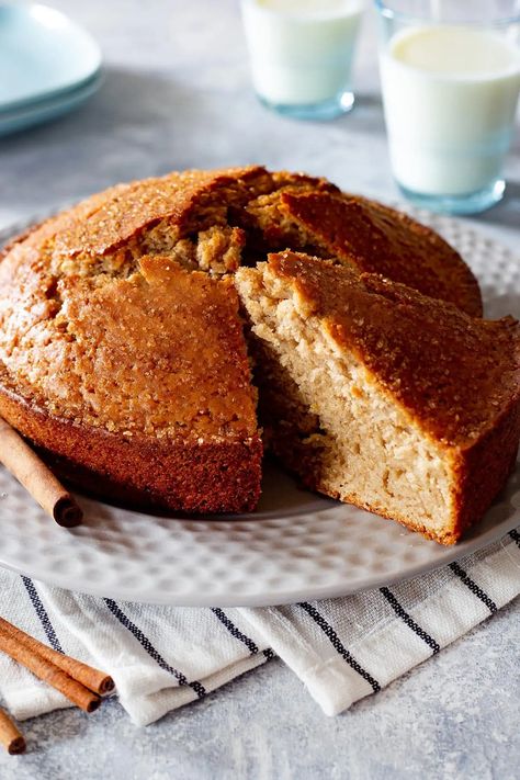 Learn how to make this delicious cinnamon tea cake with this easy Mexican recipe. Pan Dulce Types, Polvorones Recipe, Mexican Bakery, Cinnamon Tea Cake, Mexican Sweet Breads, Mexican Recipe, Cinnamon Tea, Cinnamon Cake, Muffin Cake