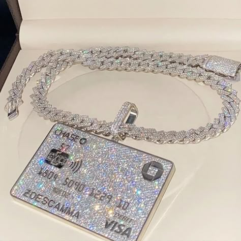 Money Is Happiness, Bedazzled Things, Chains Diamond, Y2k Outfits Men, Money Jewelry, Xoxo Jewelry, Hip Hop Bling, Cuban Chain Necklace, Diamond Ice